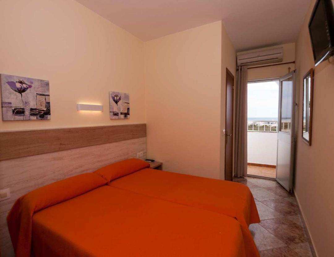 Hostal Sonrisa Del Mar Conil De La Frontera Exterior photo